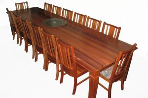 Settingmadefromblackwoodthissettingseats14andfeaturesFarmerstylechairs2