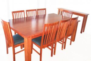 Settingmadefromredgumwithkensingtonstylechairsandmatchinghalltable15